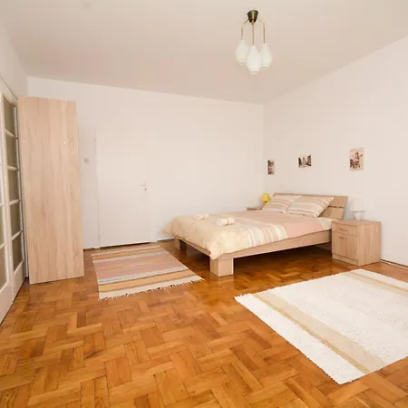 Hall Апартаменты *